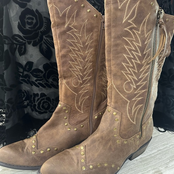 NWOT Women’s Coconut by Matisse cowboy boots. Size 9.5 - Picture 8 of 9